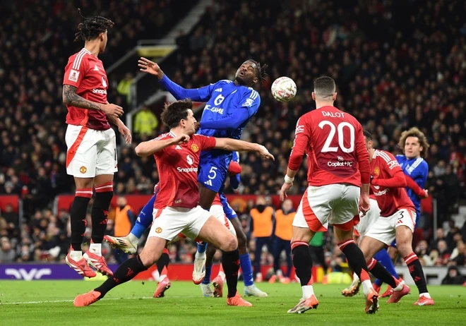 MU Đánh Bại Leicester 2-1, Giành Siêu Cúp Anh Đầu Tiên