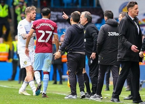 Hành động của HLV Marcelo Bielsa
