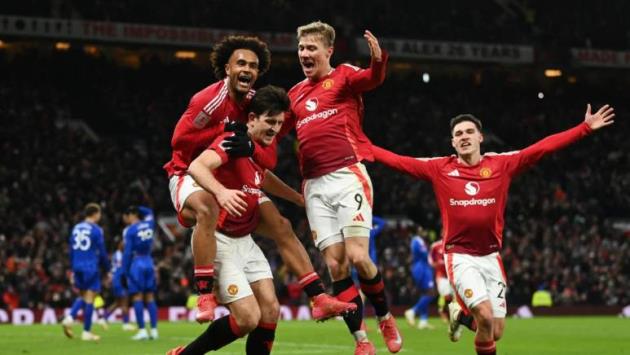 MU 2-1 Leicester: Bailly tỏa sáng, Ibra chỉ là người hùng phụ